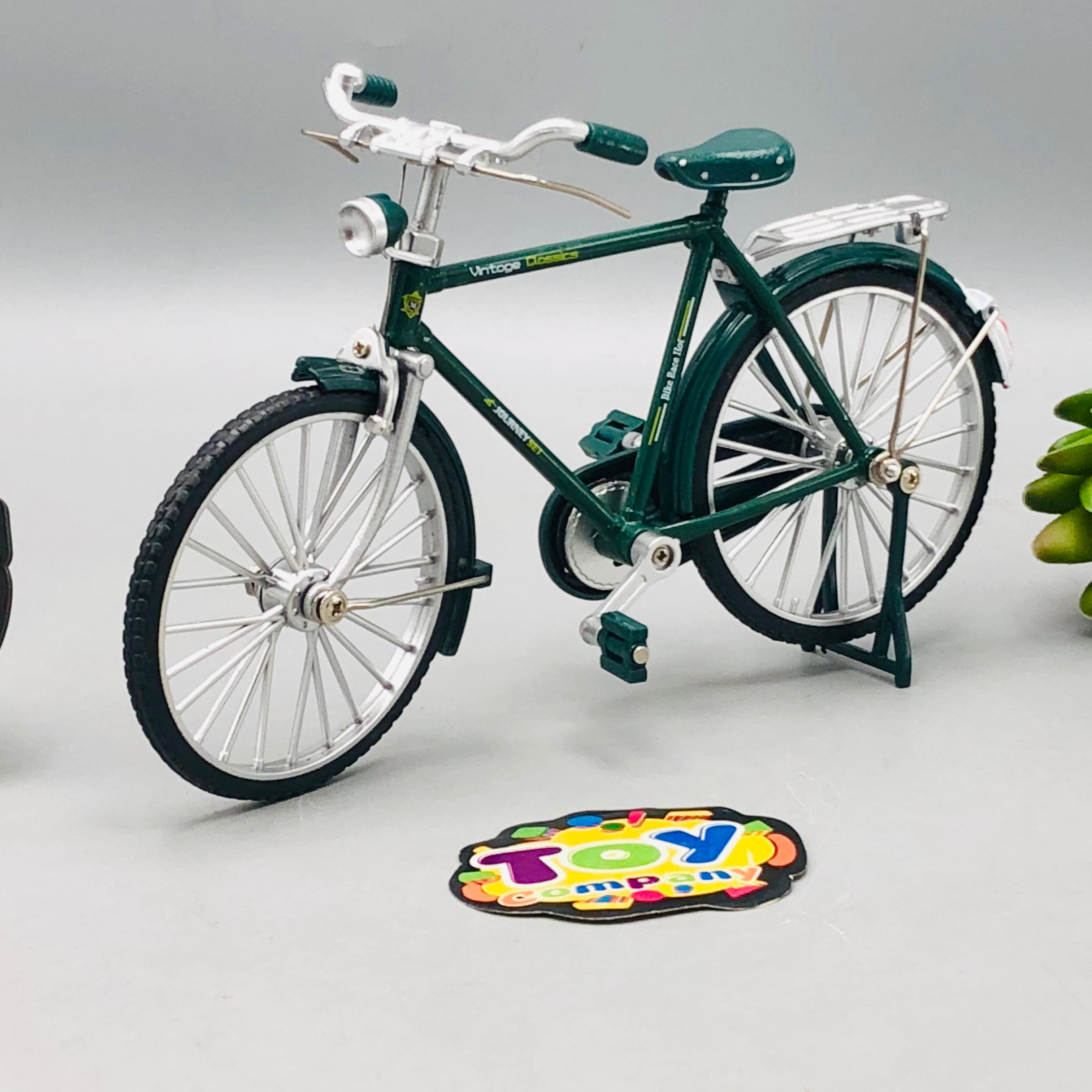 1:8 Diecast Classic Bicycle Model